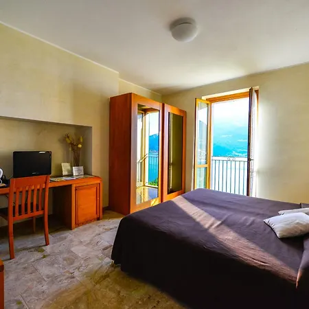 Crotto Di Gittana מלון 3*