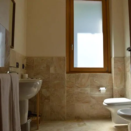 Crotto Di Gittana 3* ペルレード
